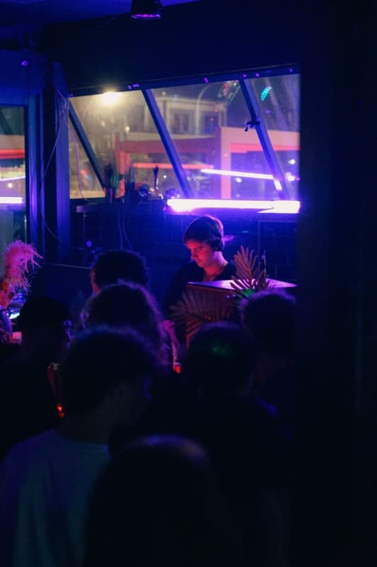 Juno Love performance